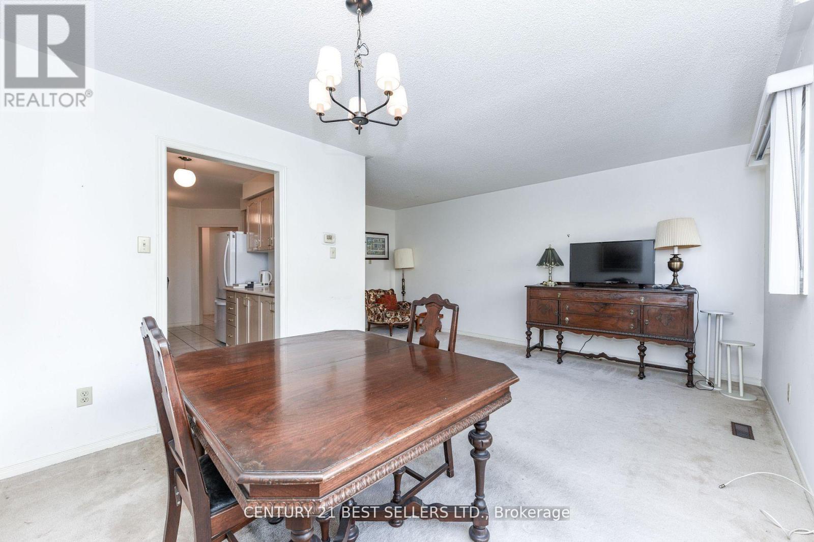 5439 Antrex Crescent, Mississauga, ON - Indoor Photo Showing Dining Room
