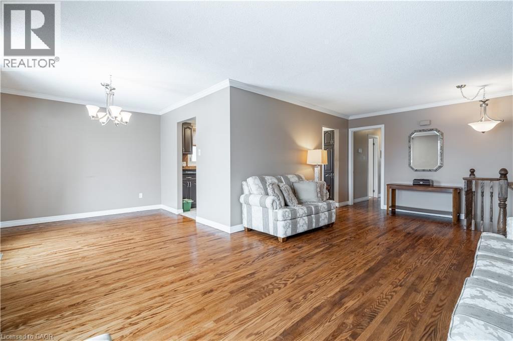 19 Valery Court, Hamilton, ON - Indoor