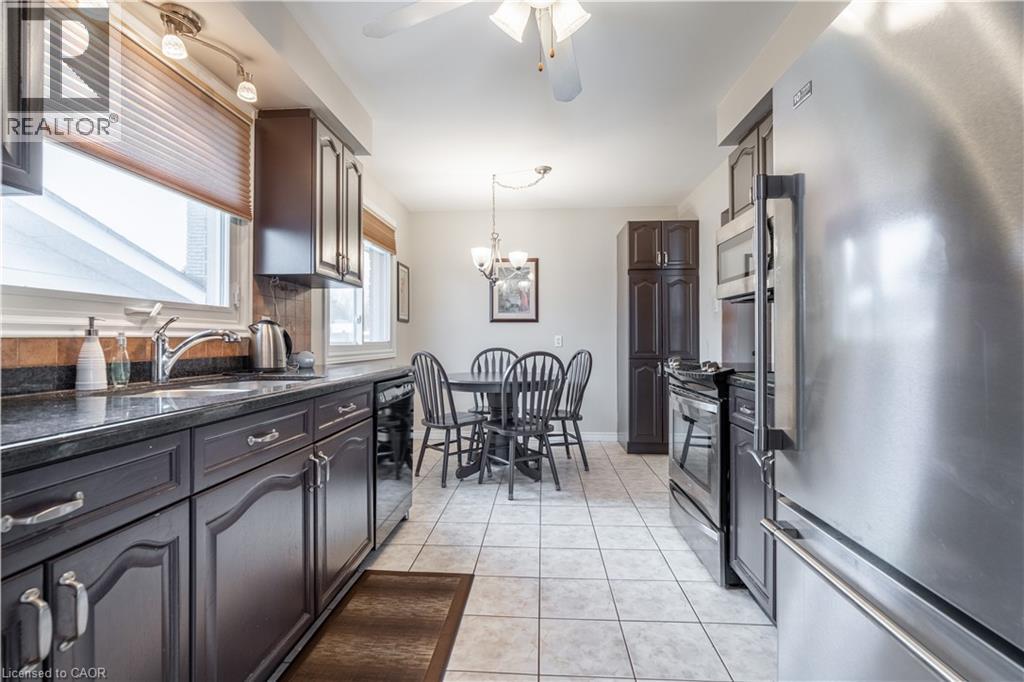 19 Valery Court, Hamilton, ON - Indoor