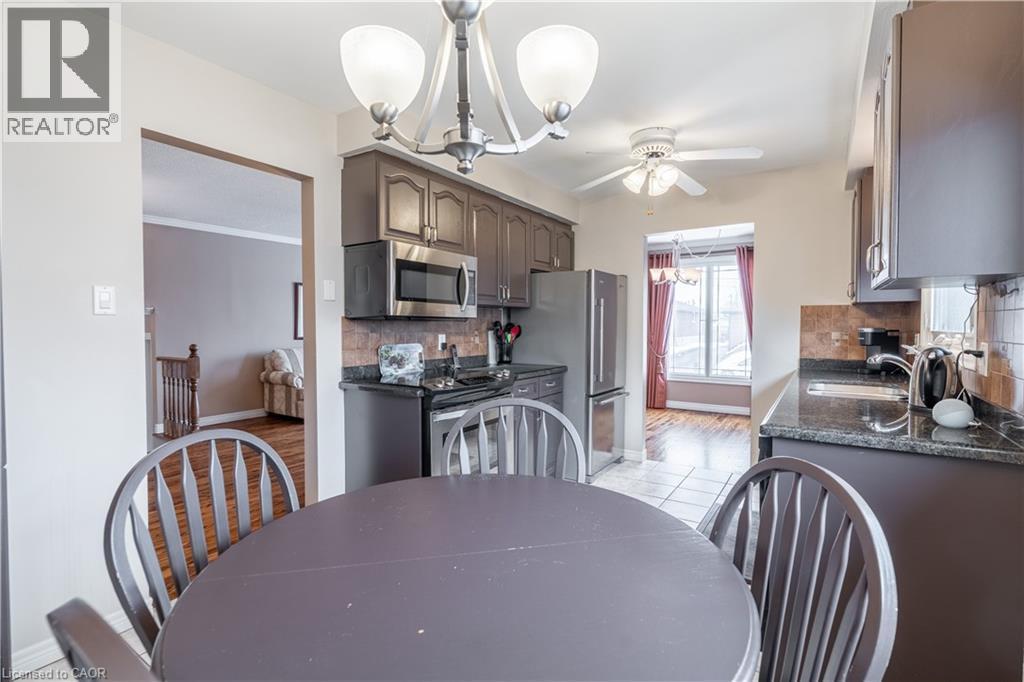 19 Valery Court, Hamilton, ON - Indoor