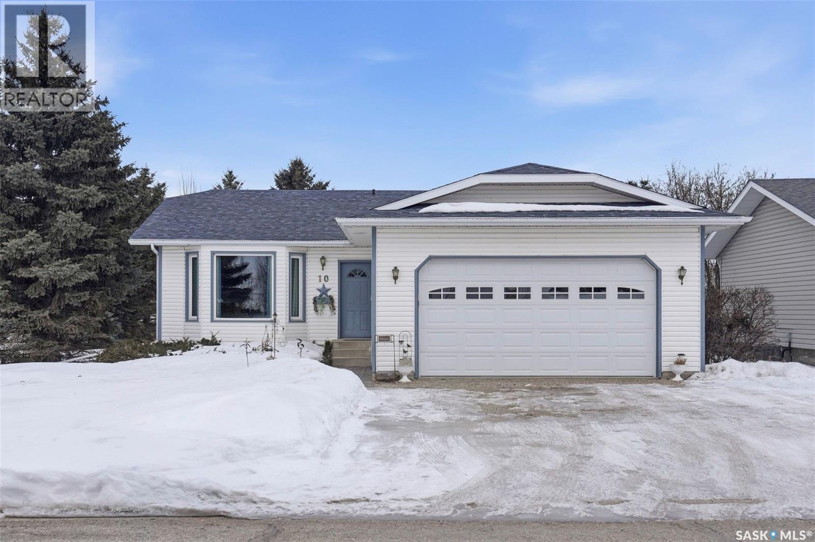 10 Meadows Place, Watrous, SK - Outdoor