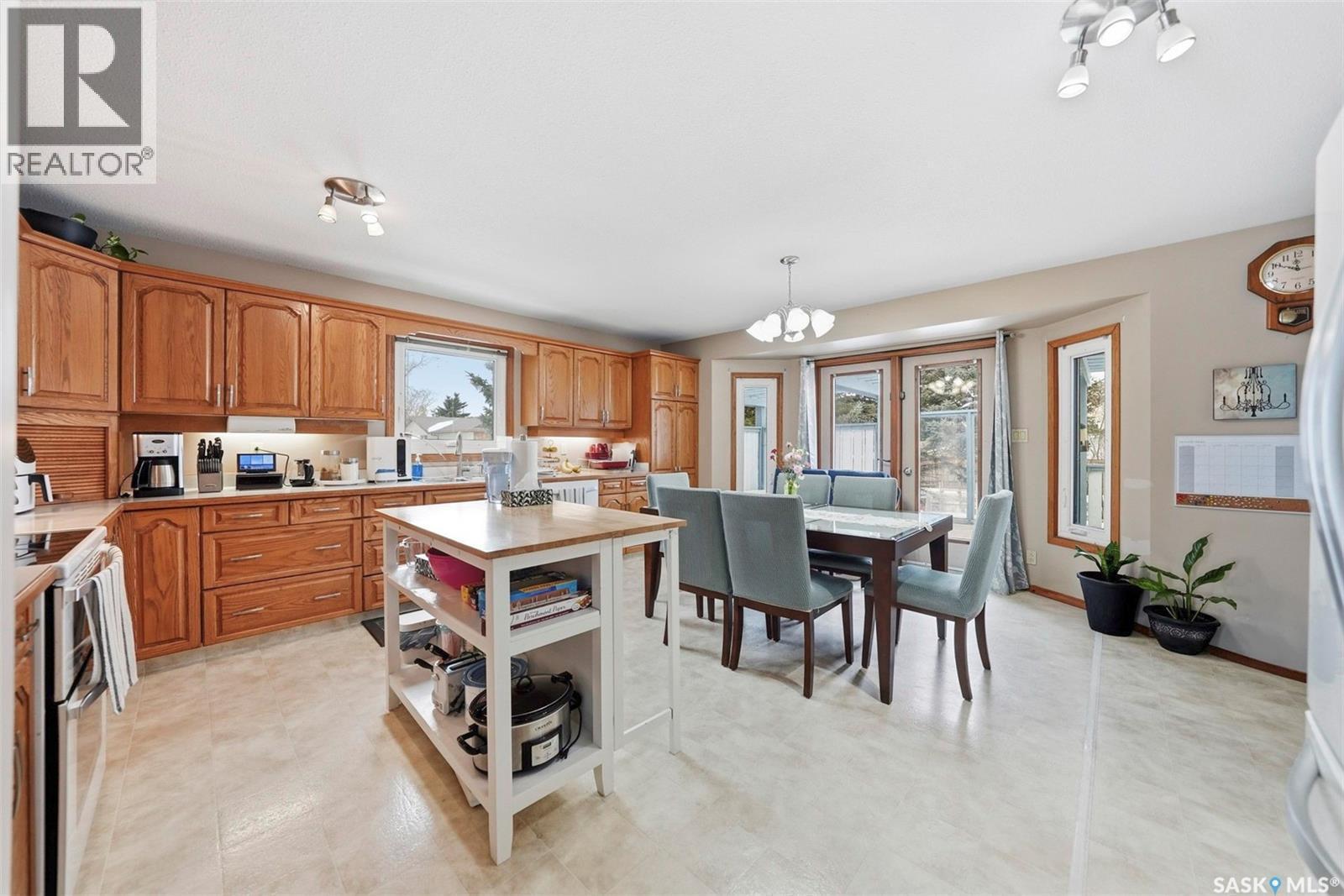 10 Meadows Place, Watrous, SK - Indoor