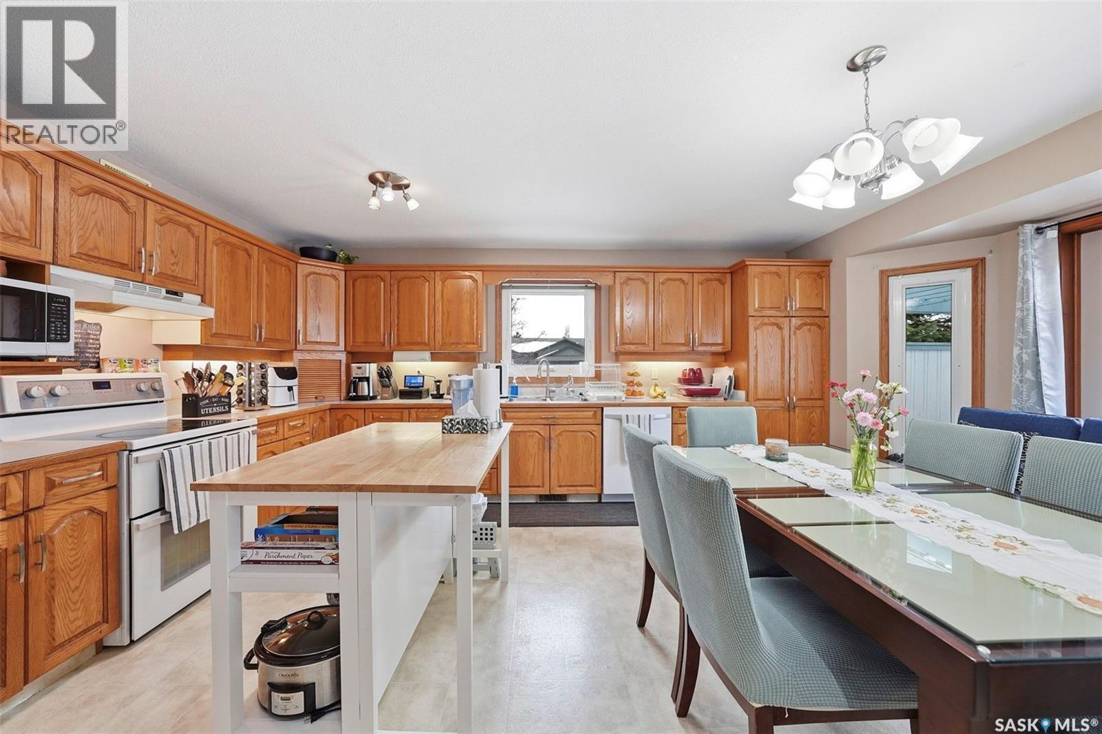 10 Meadows Place, Watrous, SK - Indoor