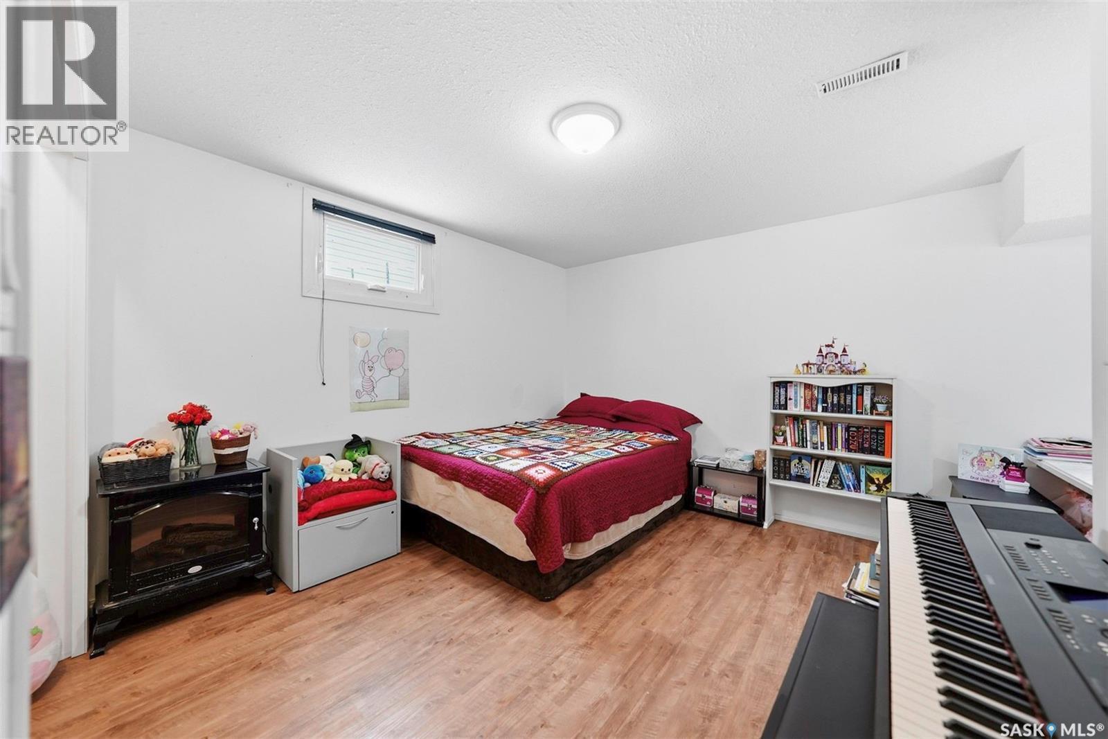 10 Meadows Place, Watrous, SK - Indoor Photo Showing Bedroom