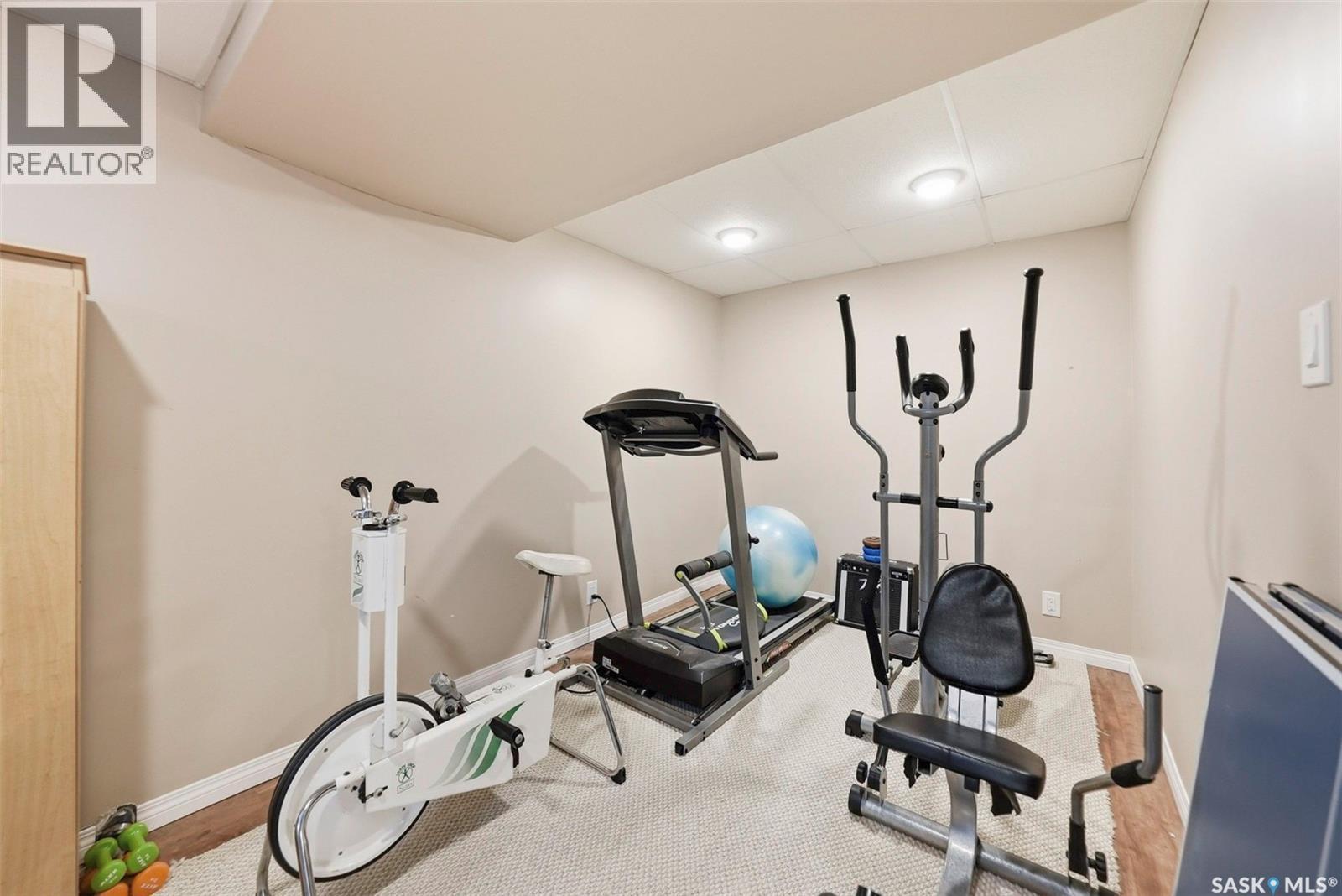 10 Meadows Place, Watrous, SK - Indoor Photo Showing Gym Room