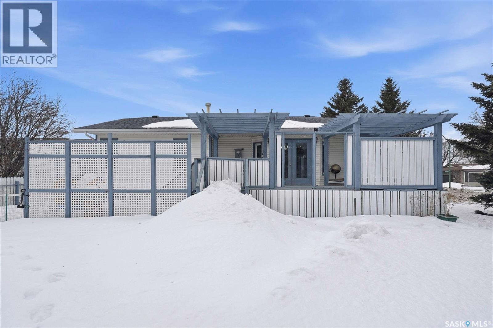 10 Meadows Place, Watrous, SK - Outdoor