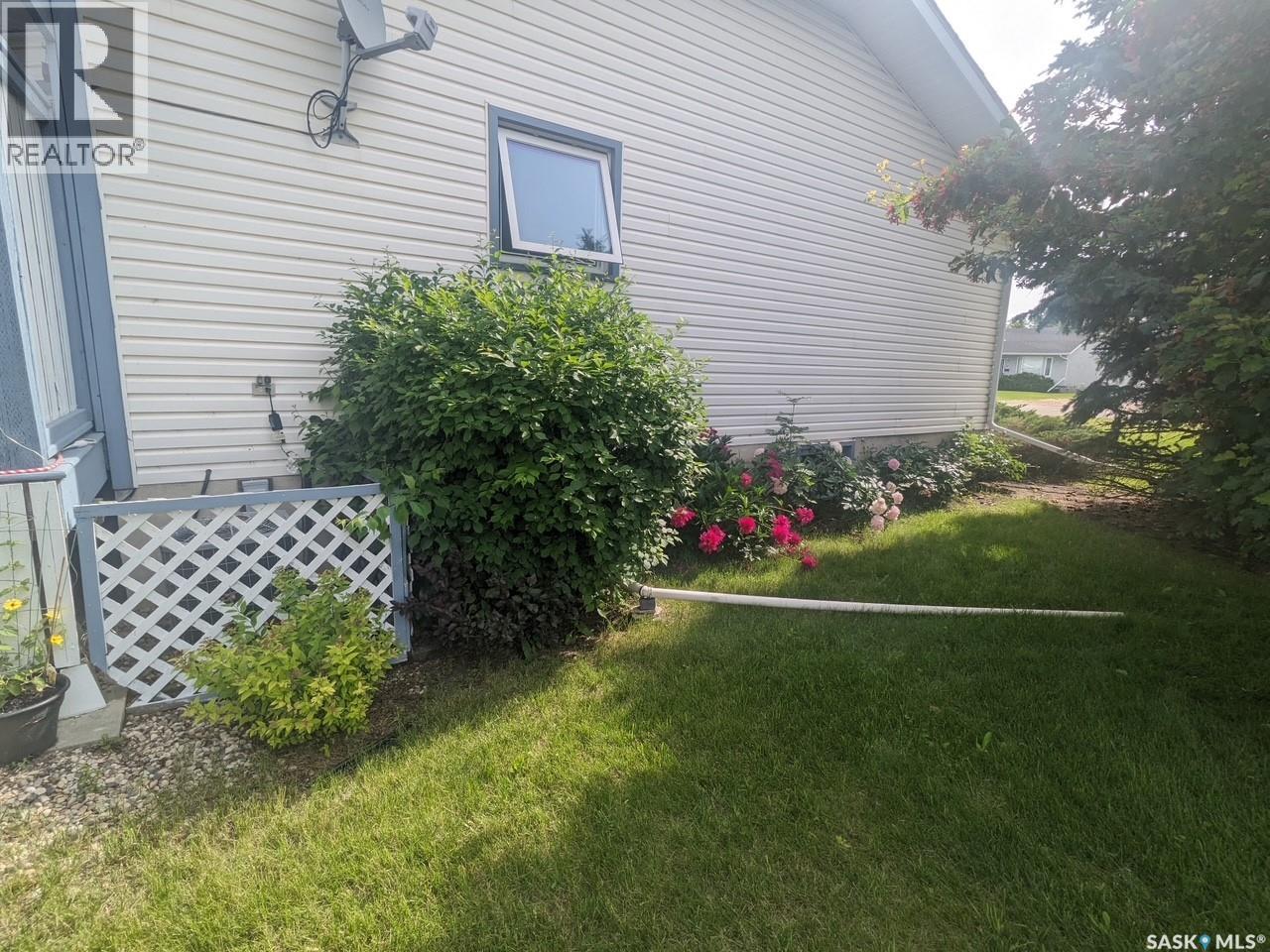 10 Meadows Place, Watrous, SK - Outdoor With Exterior