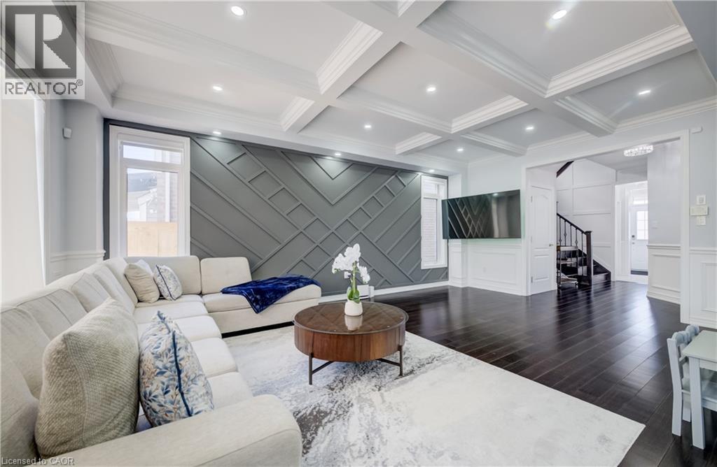 524 Linden Drive, Cambridge, ON - Indoor Photo Showing Living Room