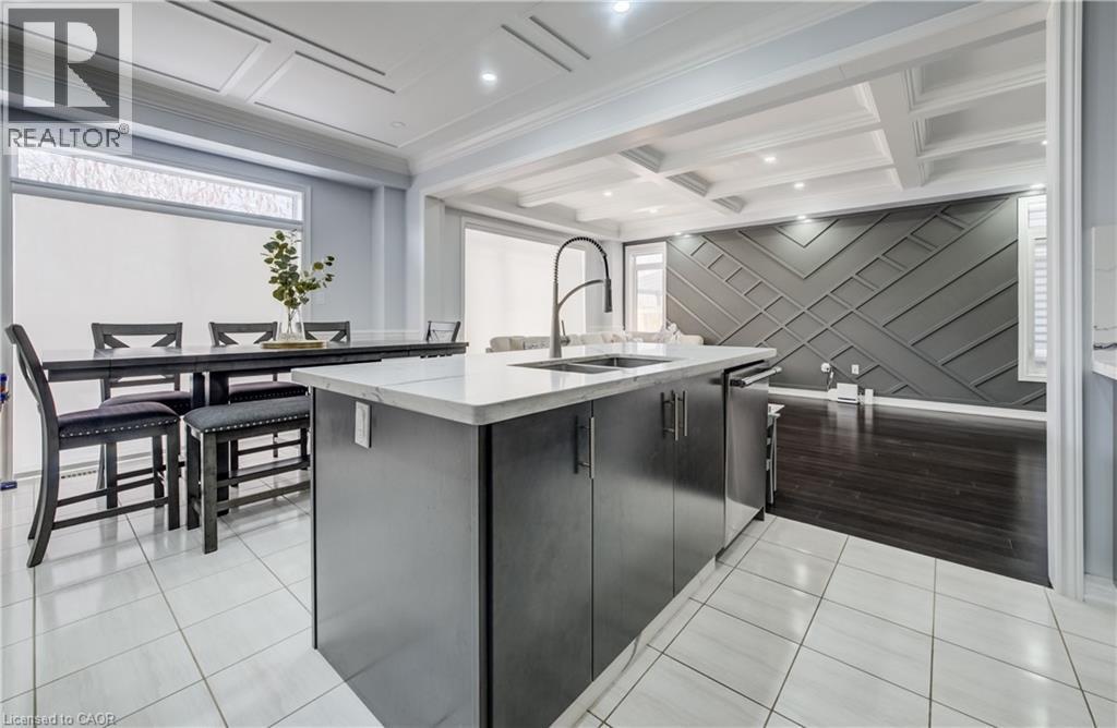 524 Linden Drive, Cambridge, ON - Indoor Photo Showing Kitchen With Double Sink With Upgraded Kitchen