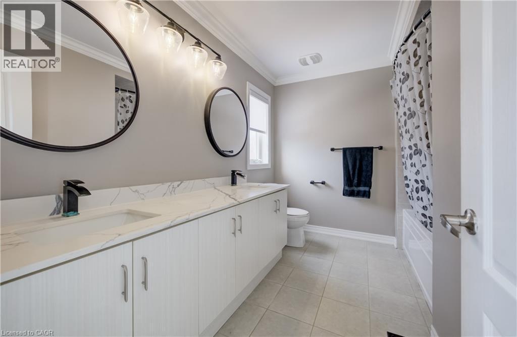 524 Linden Drive, Cambridge, ON - Indoor Photo Showing Bathroom