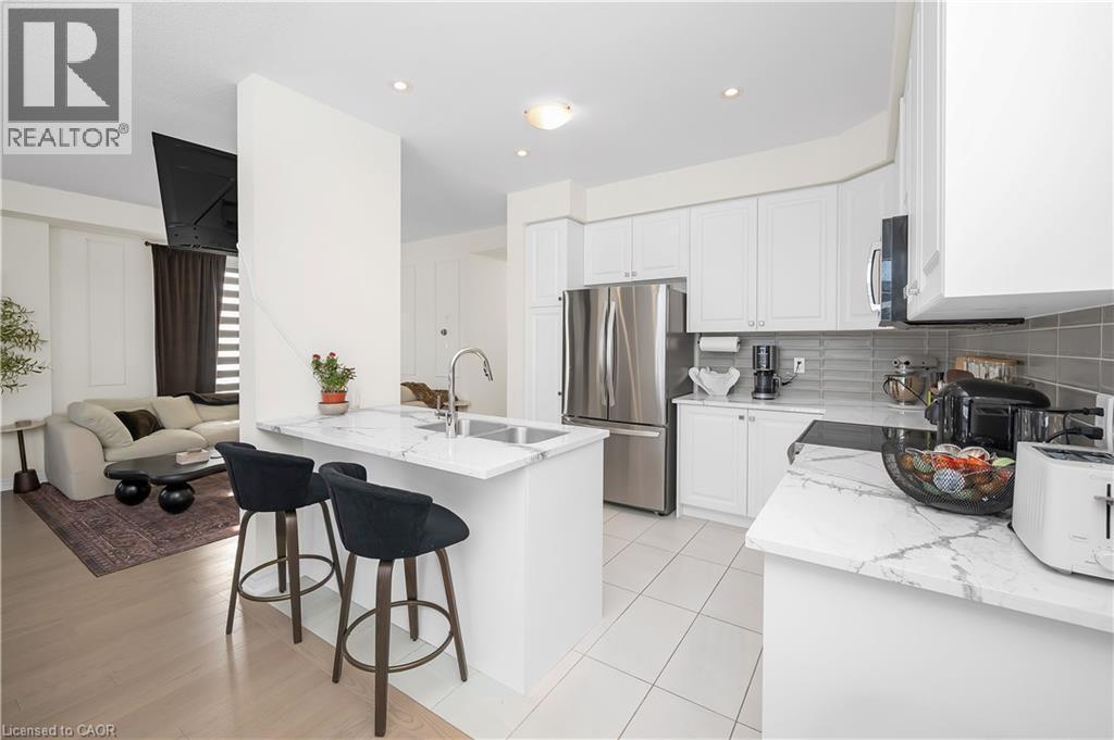 3131 Goodyear Road, Burlington, ON - Indoor Photo Showing Kitchen