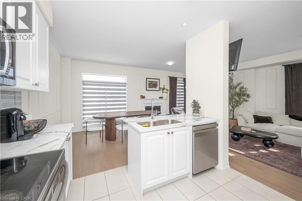 3131 Goodyear Road, Burlington, ON - Indoor Photo Showing Kitchen With Double Sink
