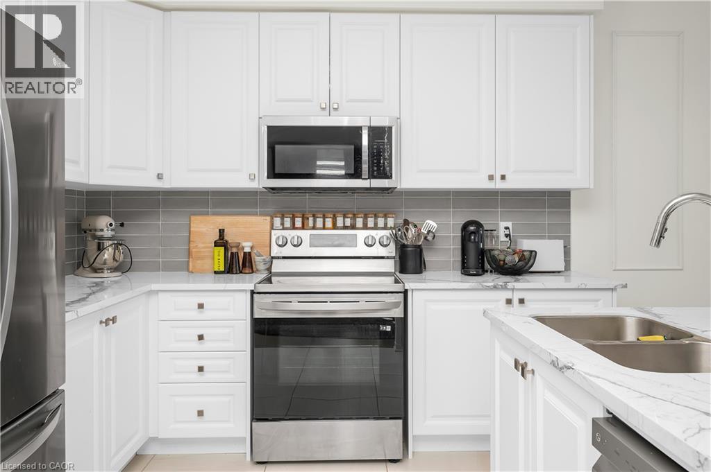 3131 Goodyear Road, Burlington, ON - Indoor Photo Showing Kitchen With Double Sink