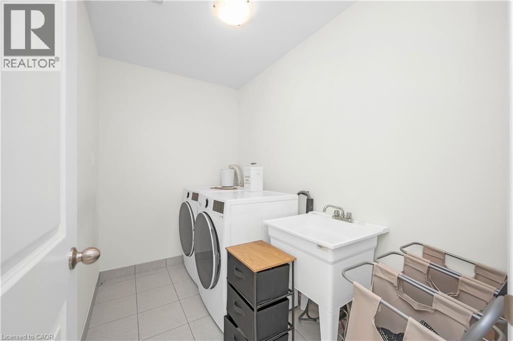 3131 Goodyear Road, Burlington, ON - Indoor Photo Showing Laundry Room