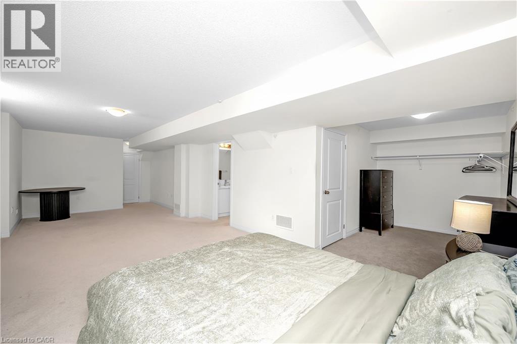 3131 Goodyear Road, Burlington, ON - Indoor Photo Showing Bedroom