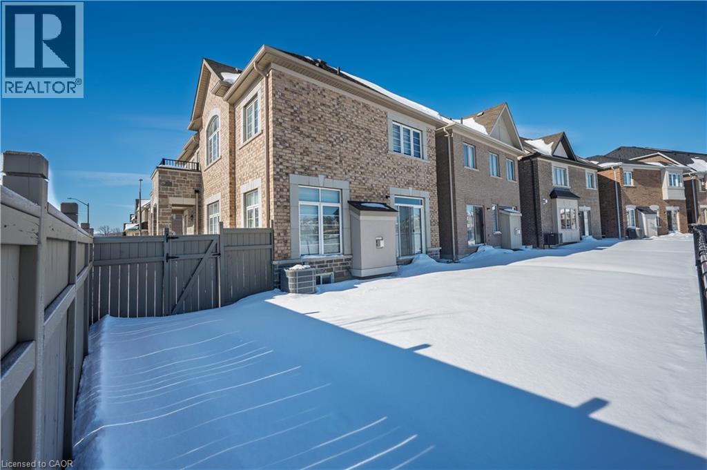 3131 Goodyear Road, Burlington, ON - Outdoor