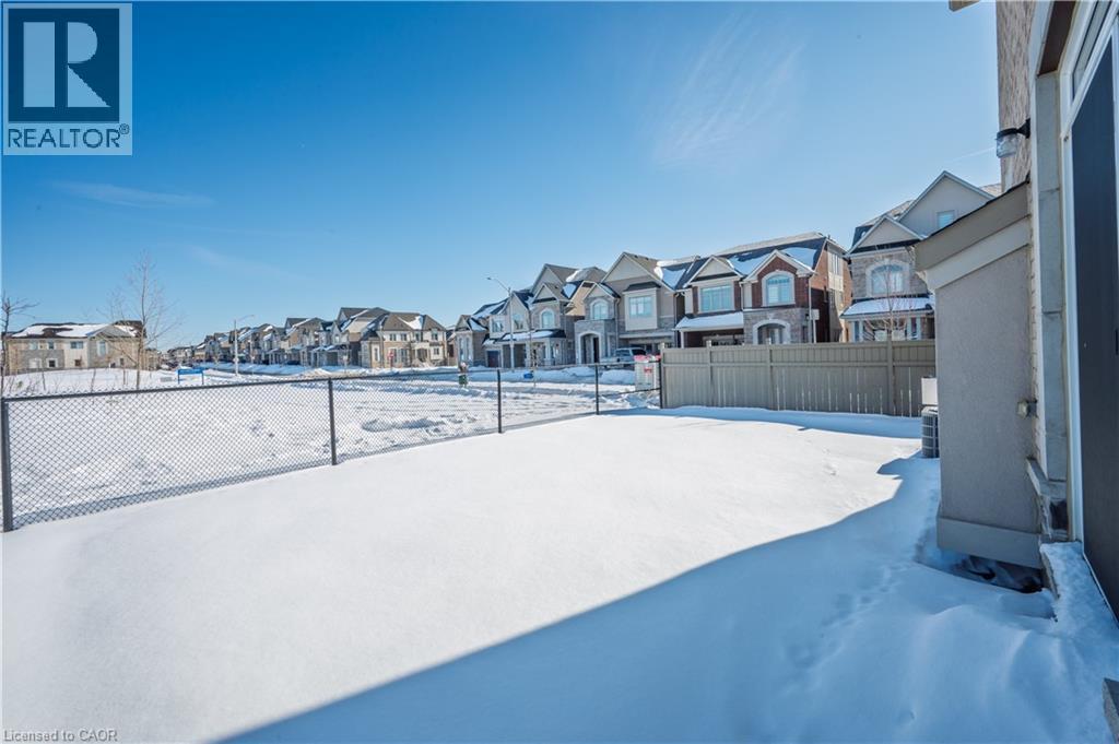 3131 Goodyear Road, Burlington, ON - Outdoor