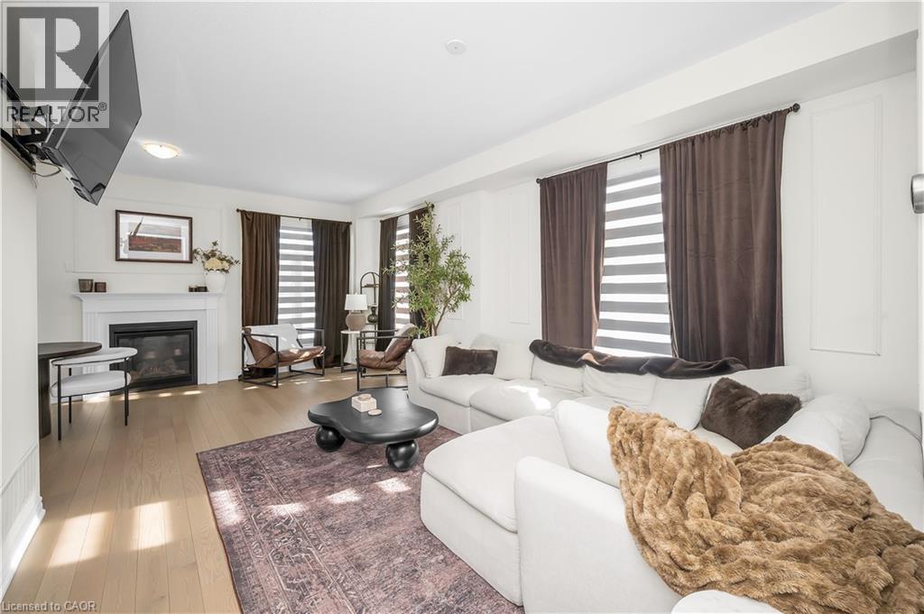 3131 Goodyear Road, Burlington, ON - Indoor Photo Showing Living Room With Fireplace