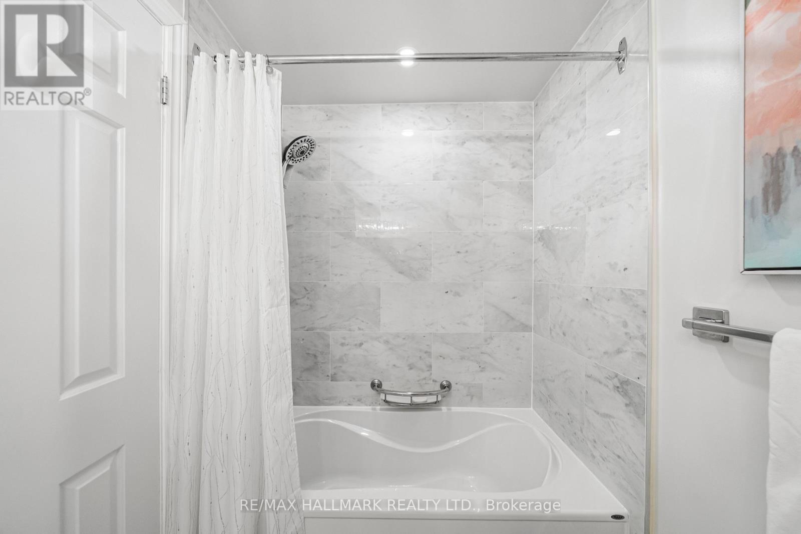 64 Sylvan Valley Way, Toronto, ON - Indoor Photo Showing Bathroom