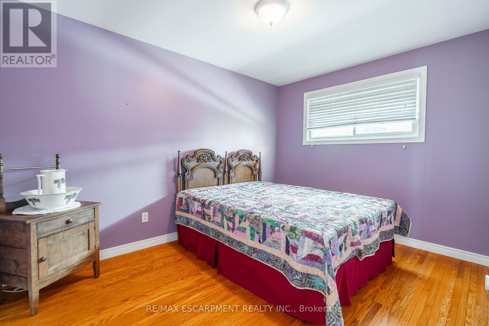19 Valery Court, Hamilton, ON - Indoor Photo Showing Bedroom