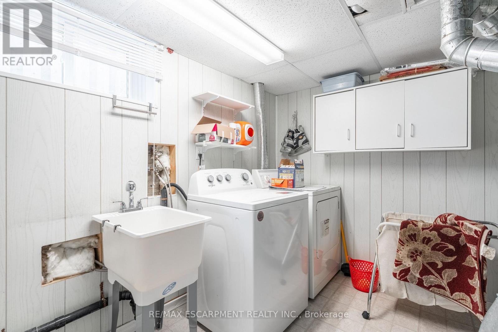 19 Valery Court, Hamilton, ON - Indoor Photo Showing Laundry Room