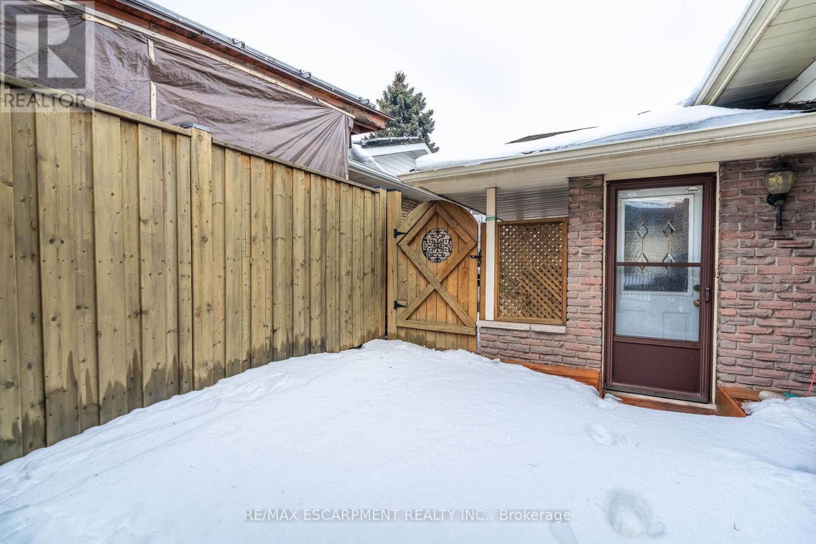 19 Valery Court, Hamilton, ON - Outdoor With Exterior