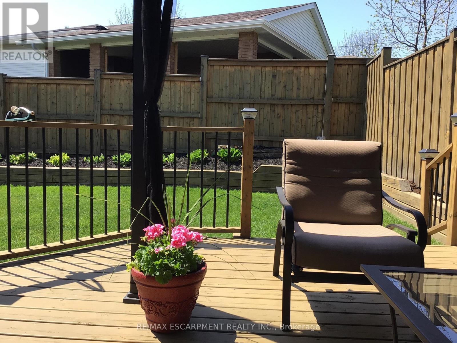 19 Valery Court, Hamilton, ON - Outdoor With Exterior