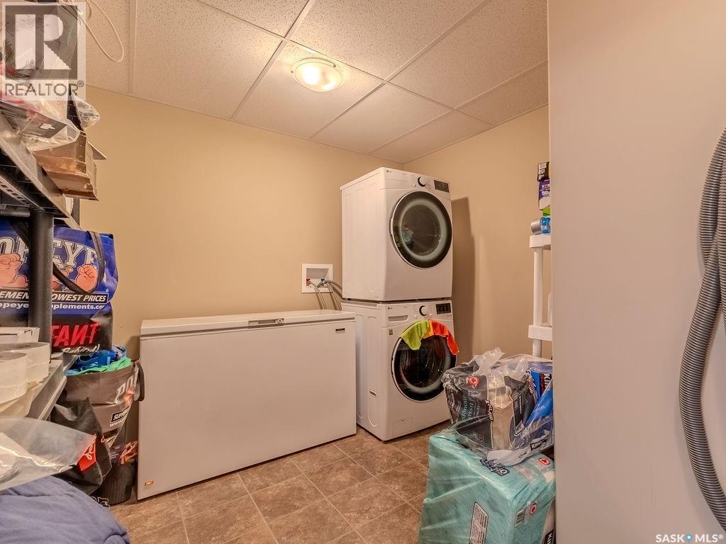 311 115 Salloum Crescent, Saskatoon, SK - Indoor Photo Showing Laundry Room