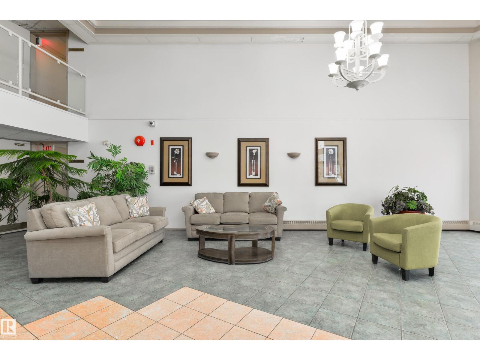 #232 15499 Castle Downs Rd Nw, Edmonton, AB - Indoor