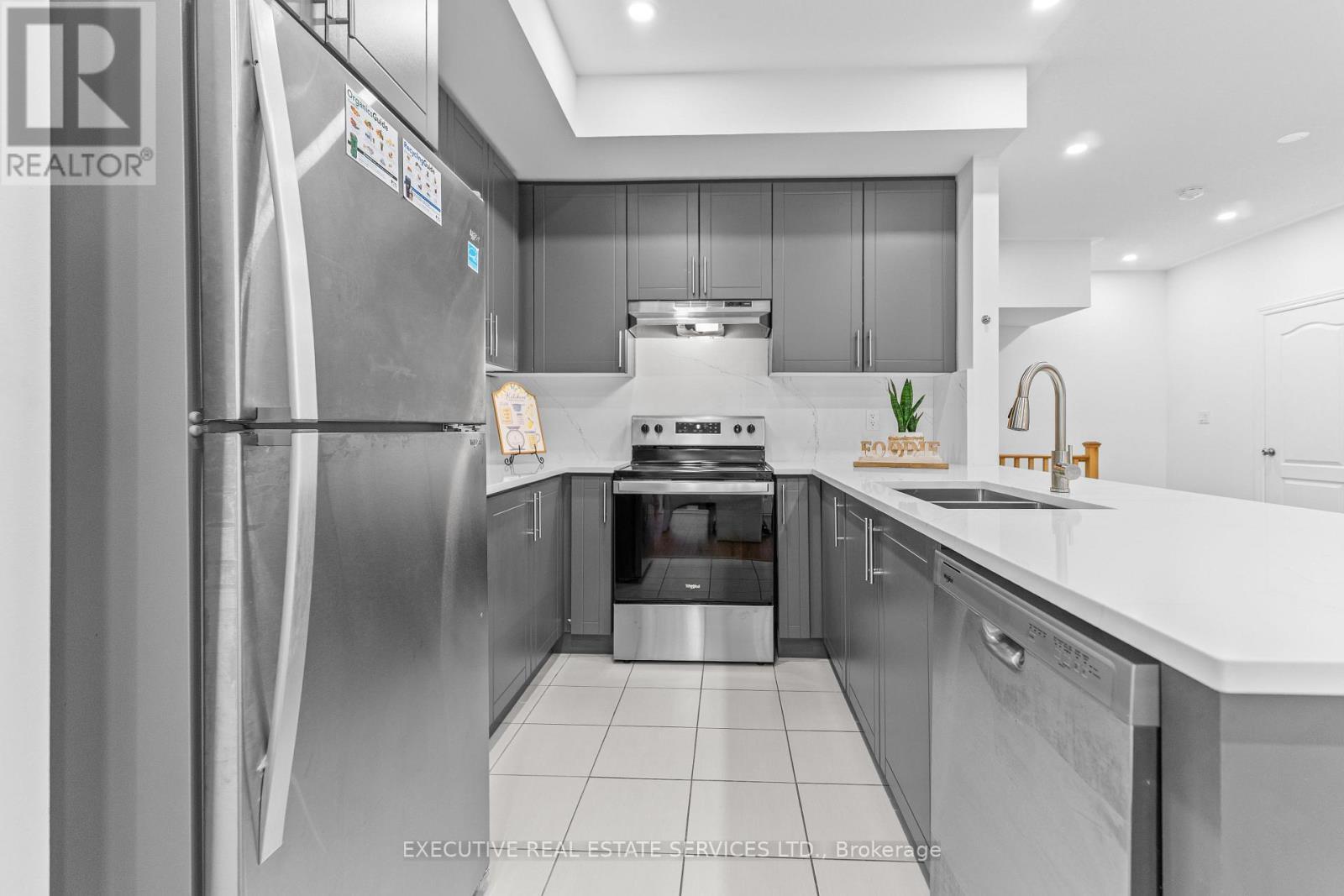 13 Ormand Terrace, Caledon, ON - Indoor Photo Showing Kitchen With Stainless Steel Kitchen With Double Sink With Upgraded Kitchen