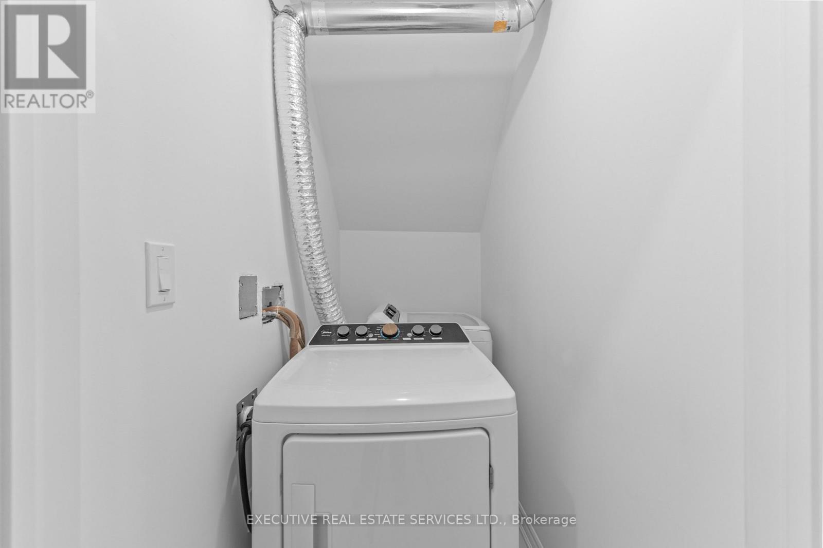 13 Ormand Terrace, Caledon, ON - Indoor Photo Showing Laundry Room