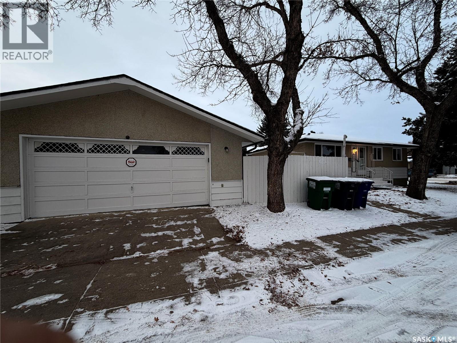 41 Cartier Crescent, Saskatoon, SK - Outdoor