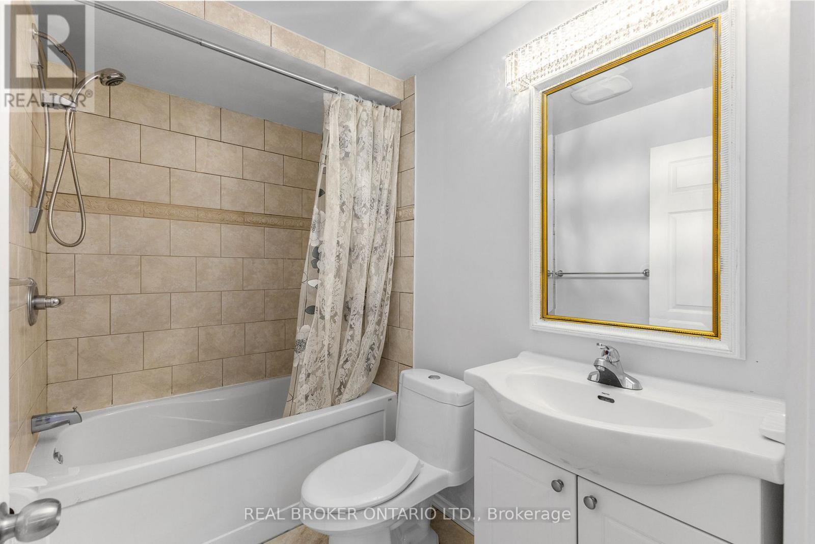 Lower level 4-piece bathroom - 2014 Jasper Avenue, Ottawa, ON - Indoor Photo Showing Bathroom