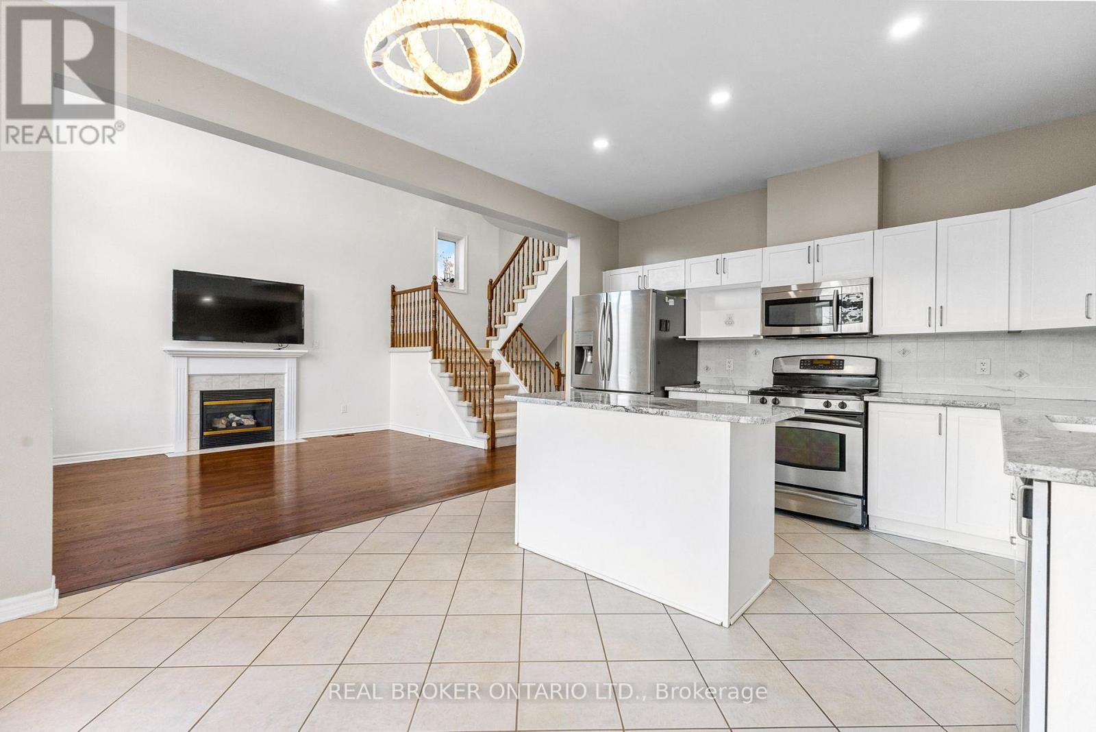 2014 Jasper Avenue, Ottawa, ON - Indoor Photo Showing Kitchen