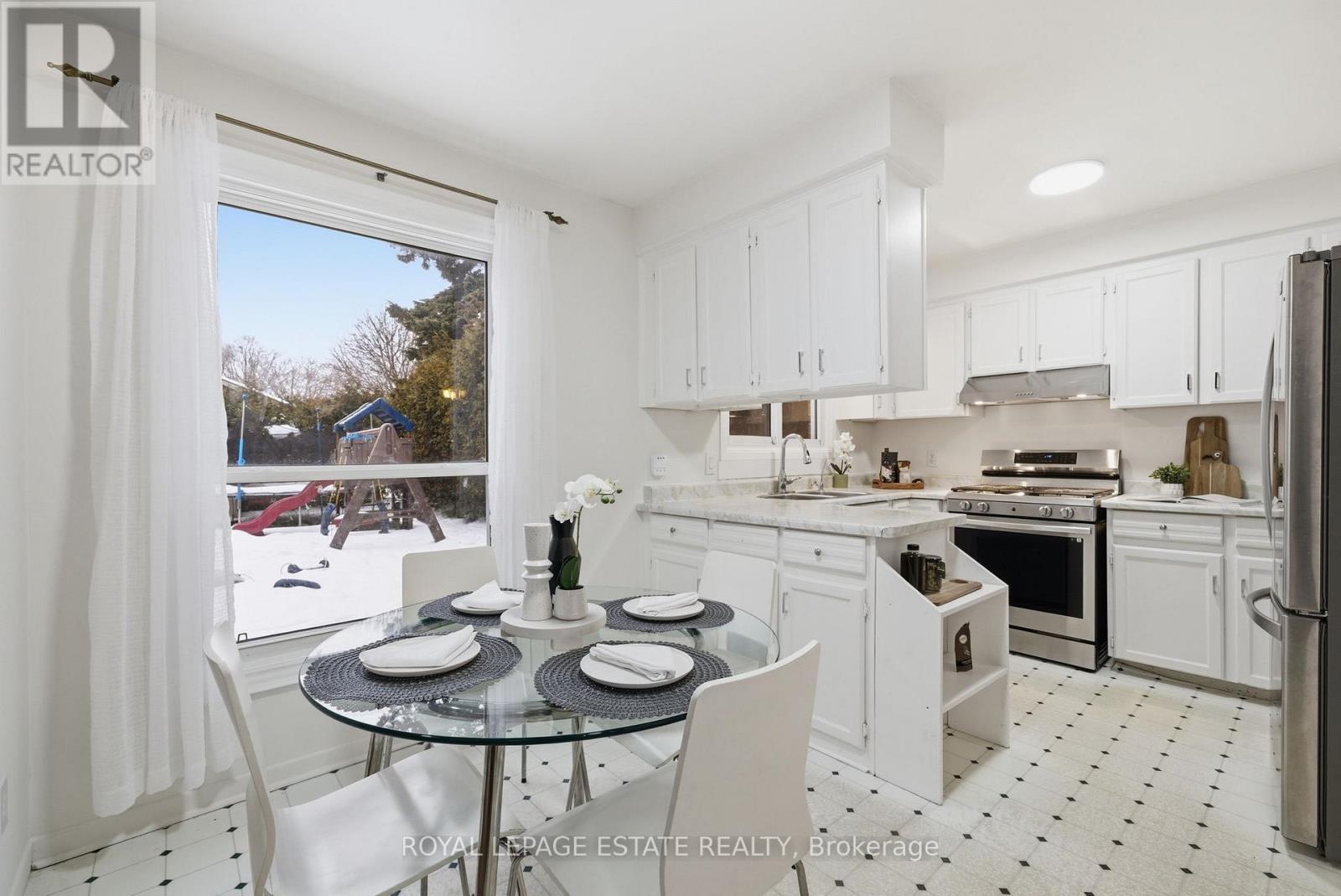 253 Michael Boulevard, Whitby, ON - Indoor