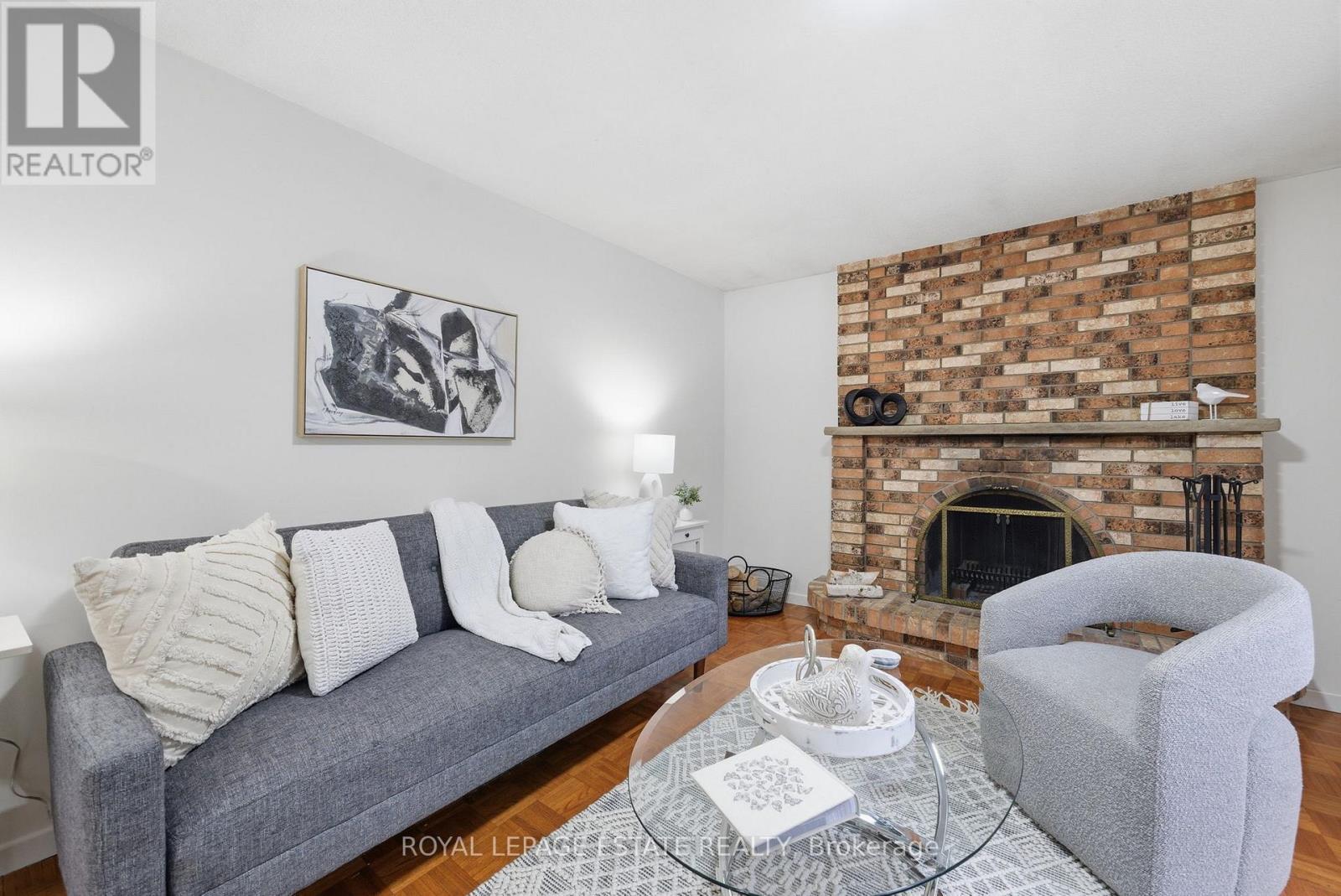 253 Michael Boulevard, Whitby, ON - Indoor Photo Showing Living Room With Fireplace