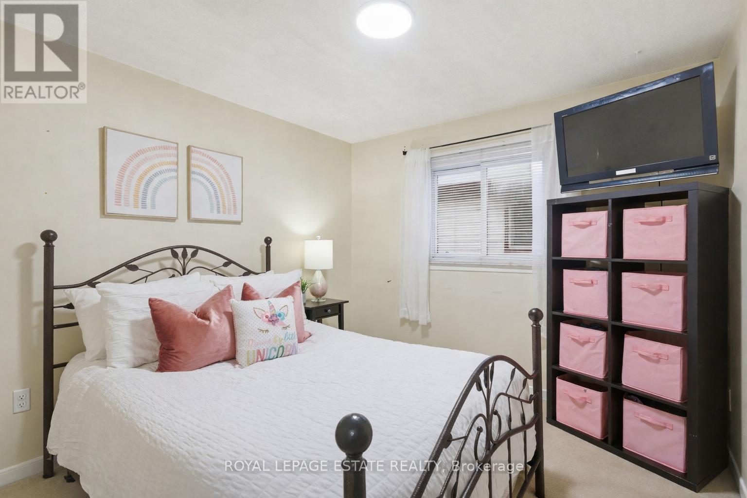 253 Michael Boulevard, Whitby, ON - Indoor Photo Showing Bedroom