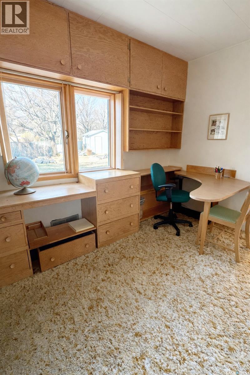 6366 Queens Avenue, Gull Lake, SK - Indoor Photo Showing Office