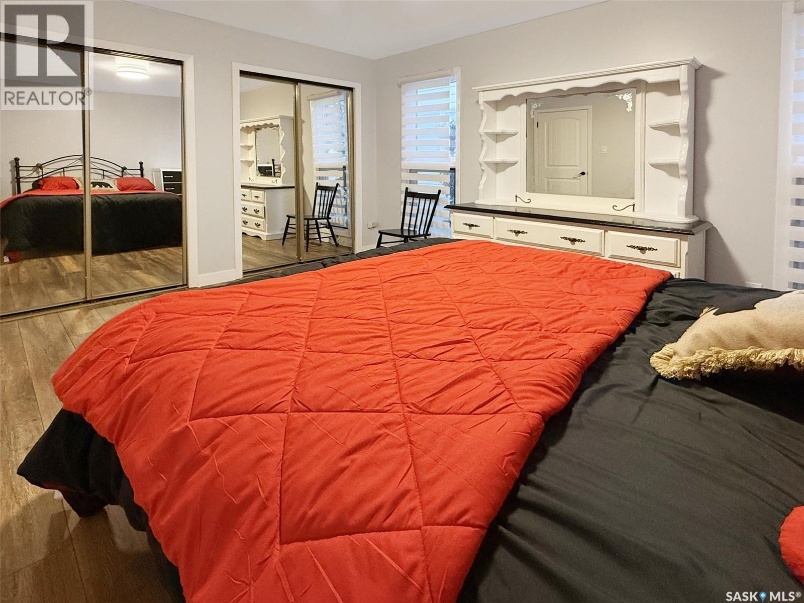 1102 Golden Place, Swift Current, SK - Indoor Photo Showing Bedroom