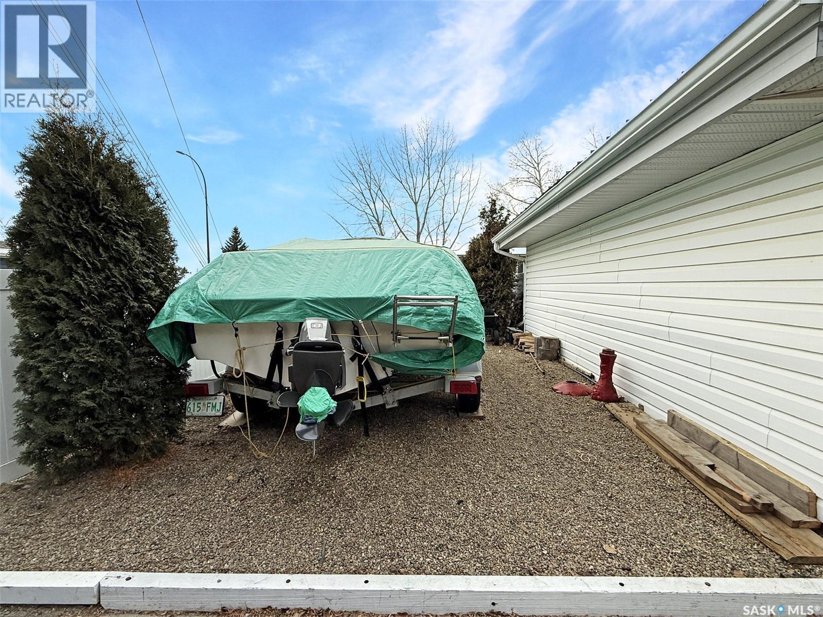 1102 Golden Place, Swift Current, SK - Outdoor With Exterior