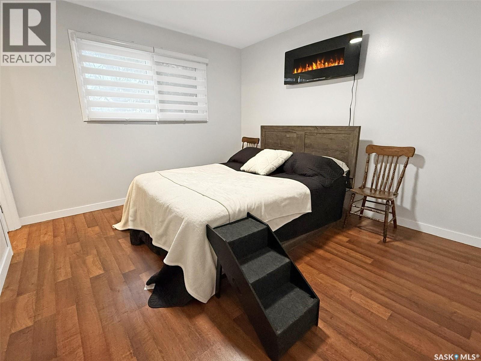 1102 Golden Place, Swift Current, SK - Indoor Photo Showing Bedroom