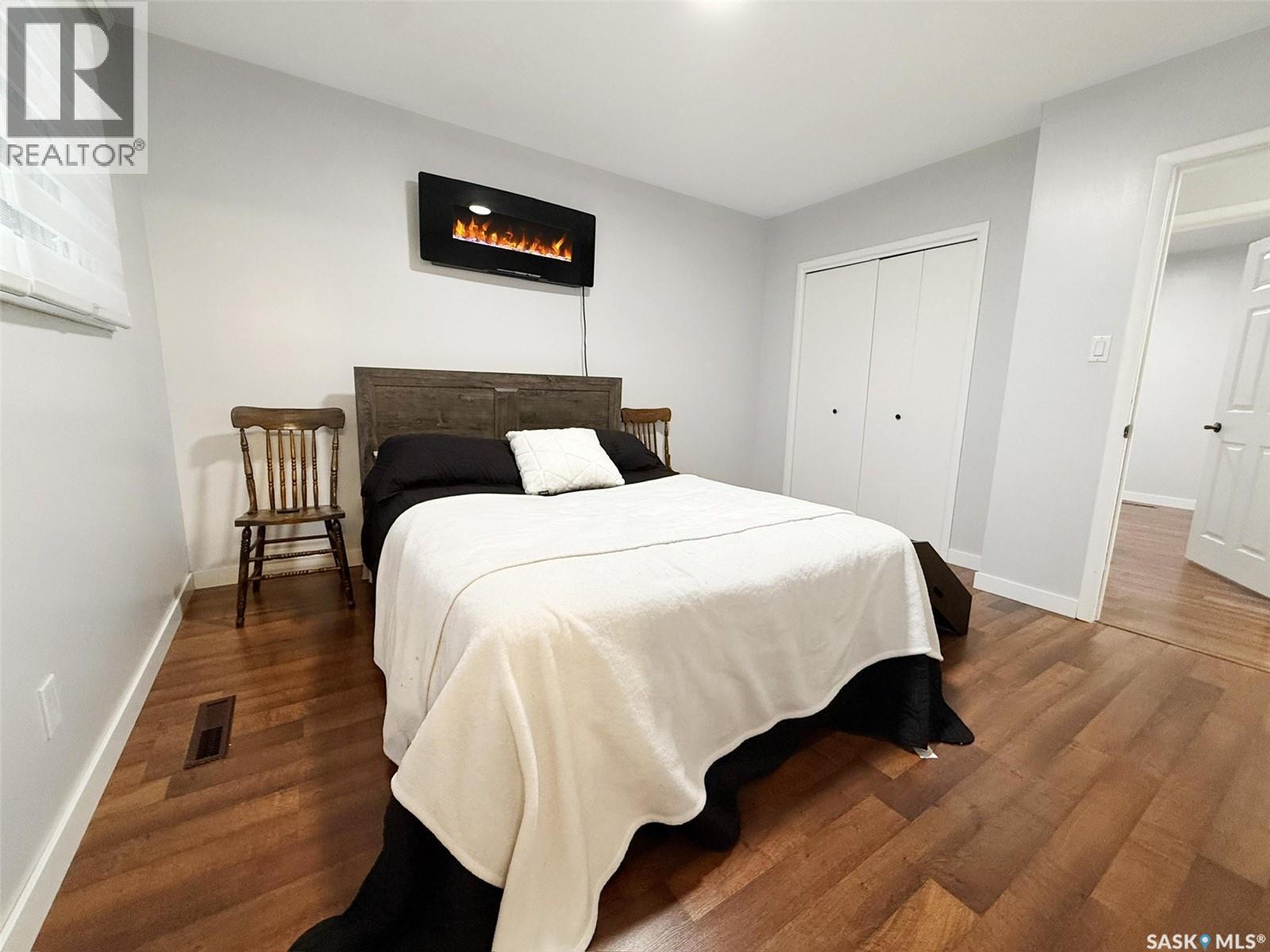 1102 Golden Place, Swift Current, SK - Indoor Photo Showing Bedroom