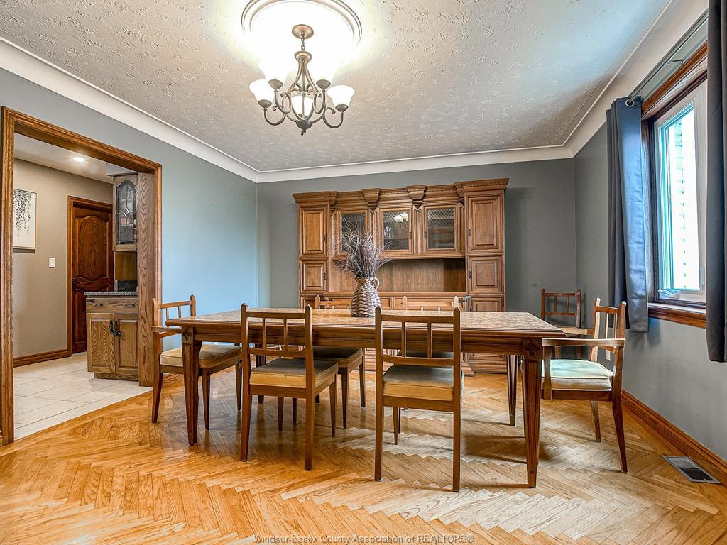 279 Chene, Tecumseh, ON