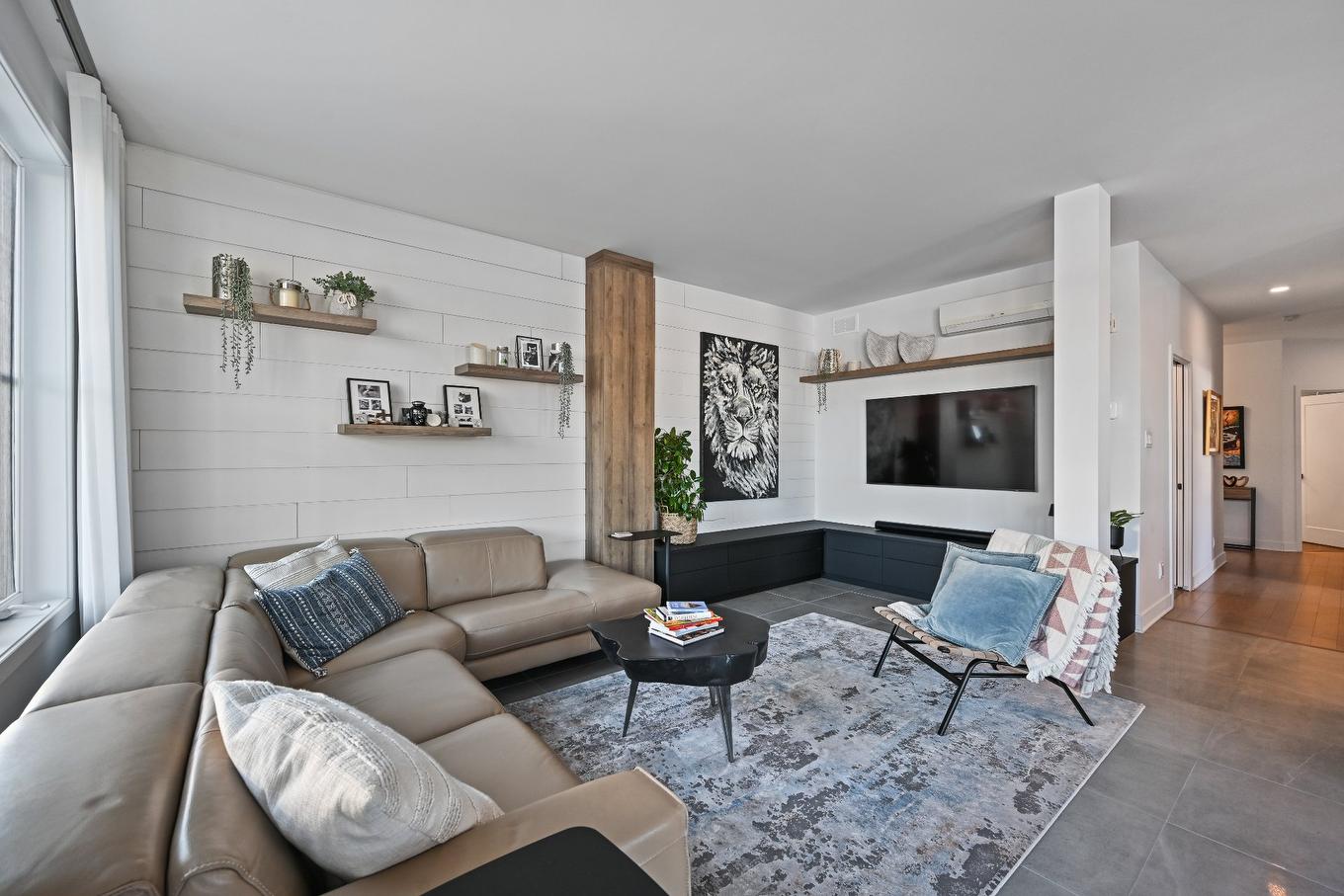 Salon - 204-331 Av. De Venise O., Venise-En-Québec, QC - Indoor Photo Showing Living Room