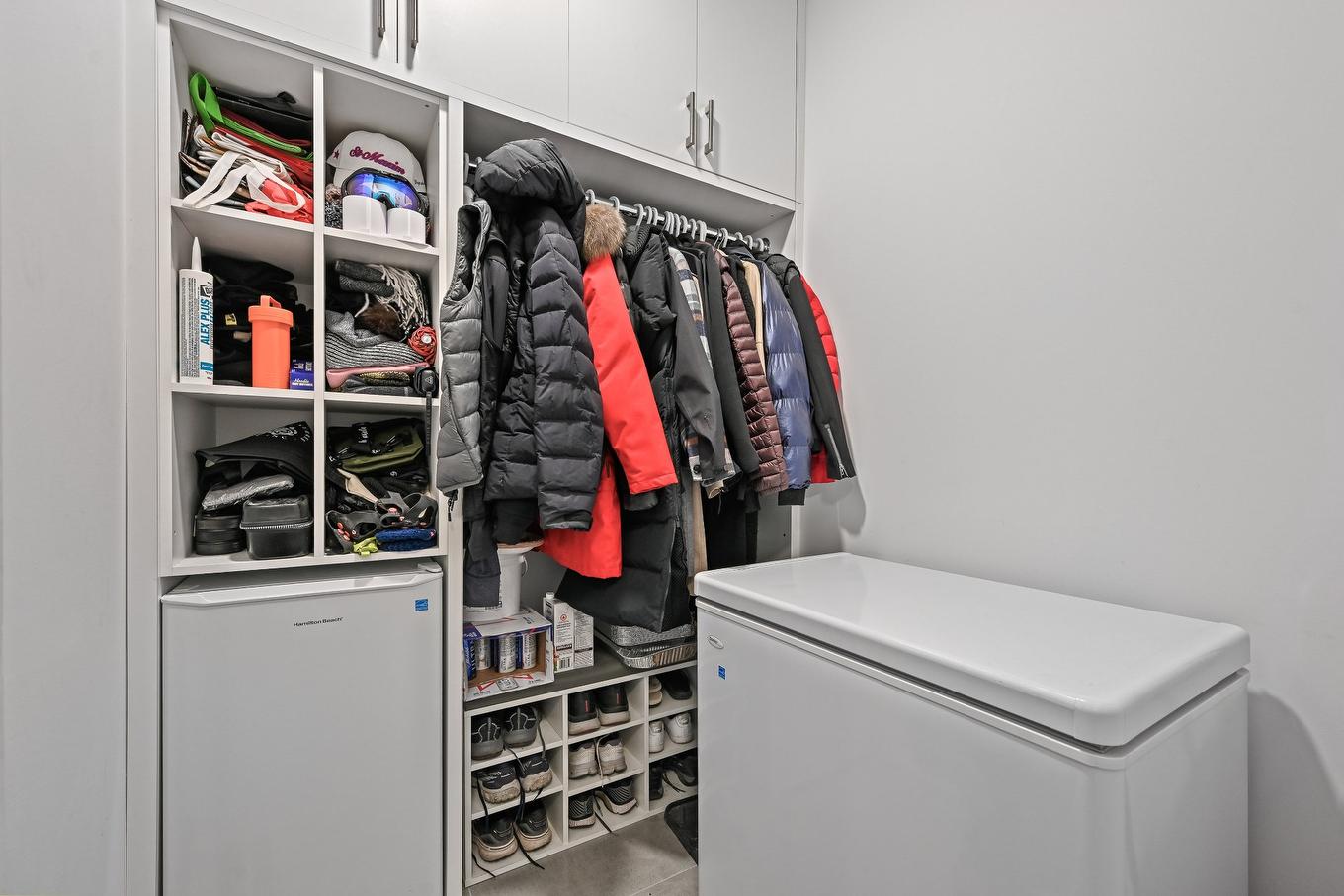 Penderie (Walk-in) - 204-331 Av. De Venise O., Venise-En-Québec, QC - Indoor With Storage