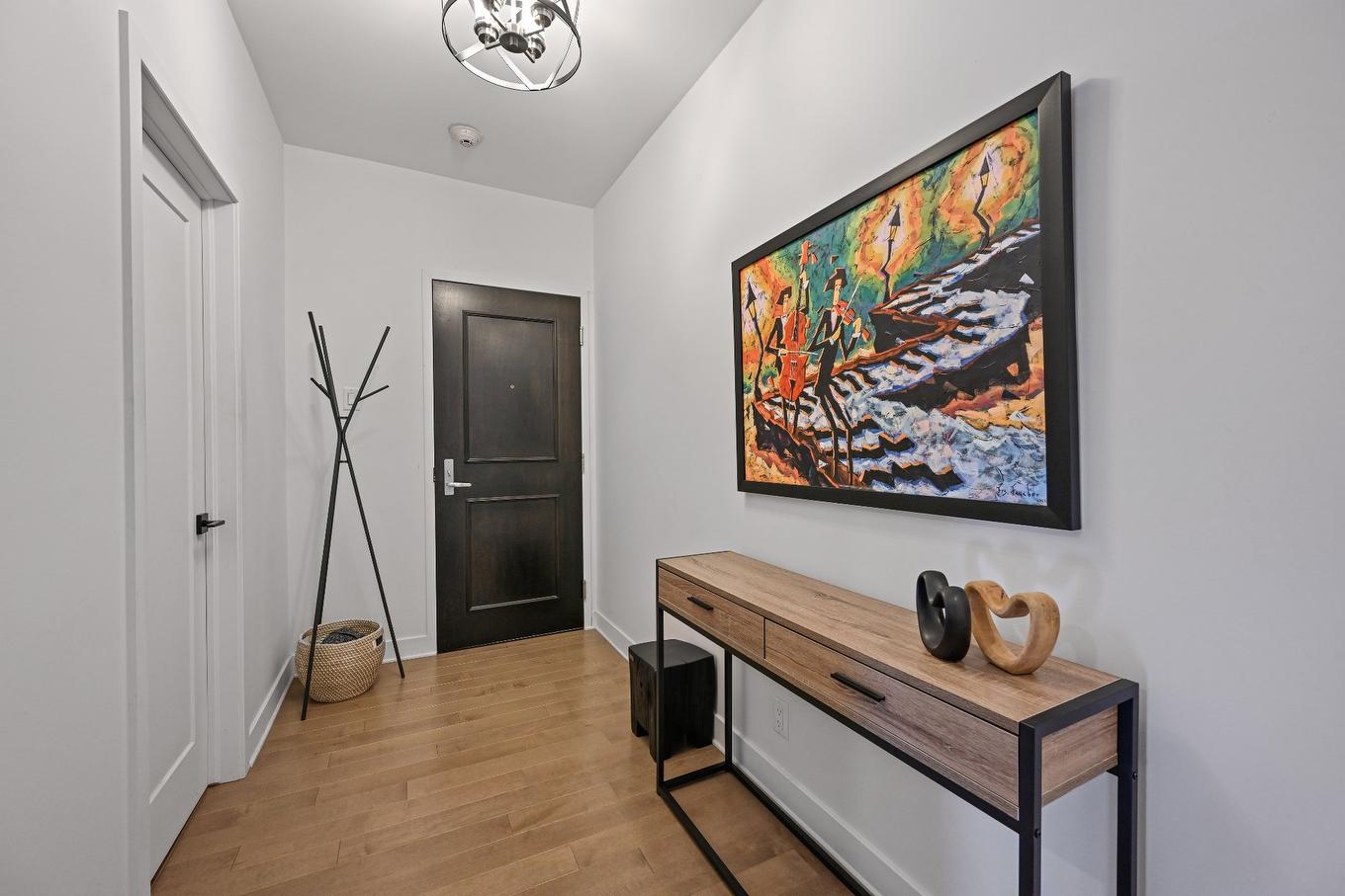 Hall d'entrée/Vestibule - 204-331 Av. De Venise O., Venise-En-Québec, QC - Indoor Photo Showing Other Room