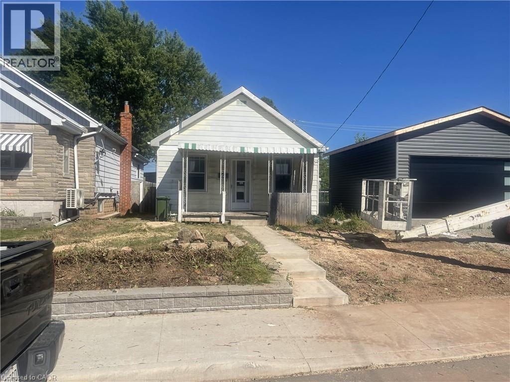 64 Beland Avenue N, Hamilton, ON