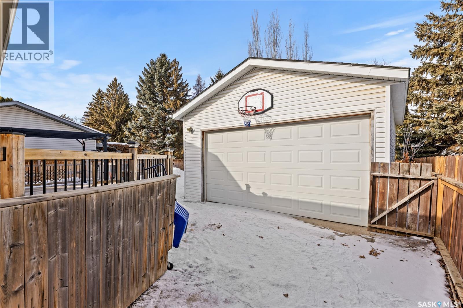 3618 Fairlight Drive, Saskatoon, SK - Outdoor With Exterior