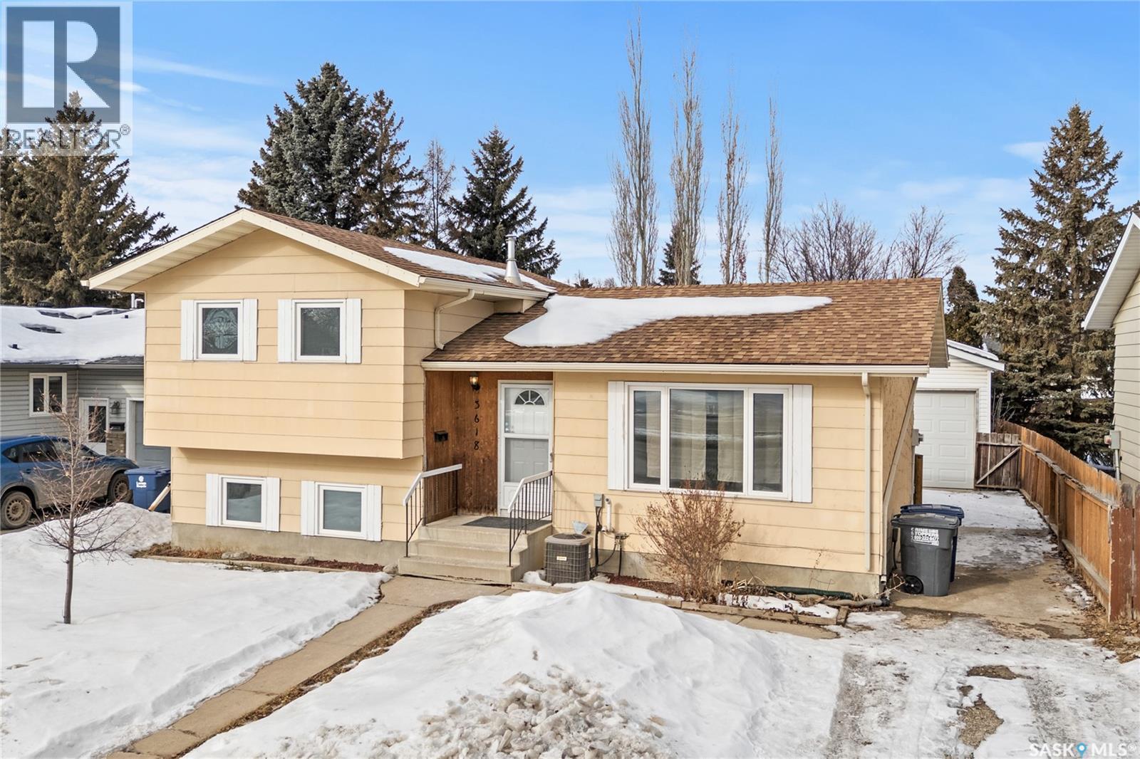 3618 Fairlight Drive, Saskatoon, SK - Outdoor