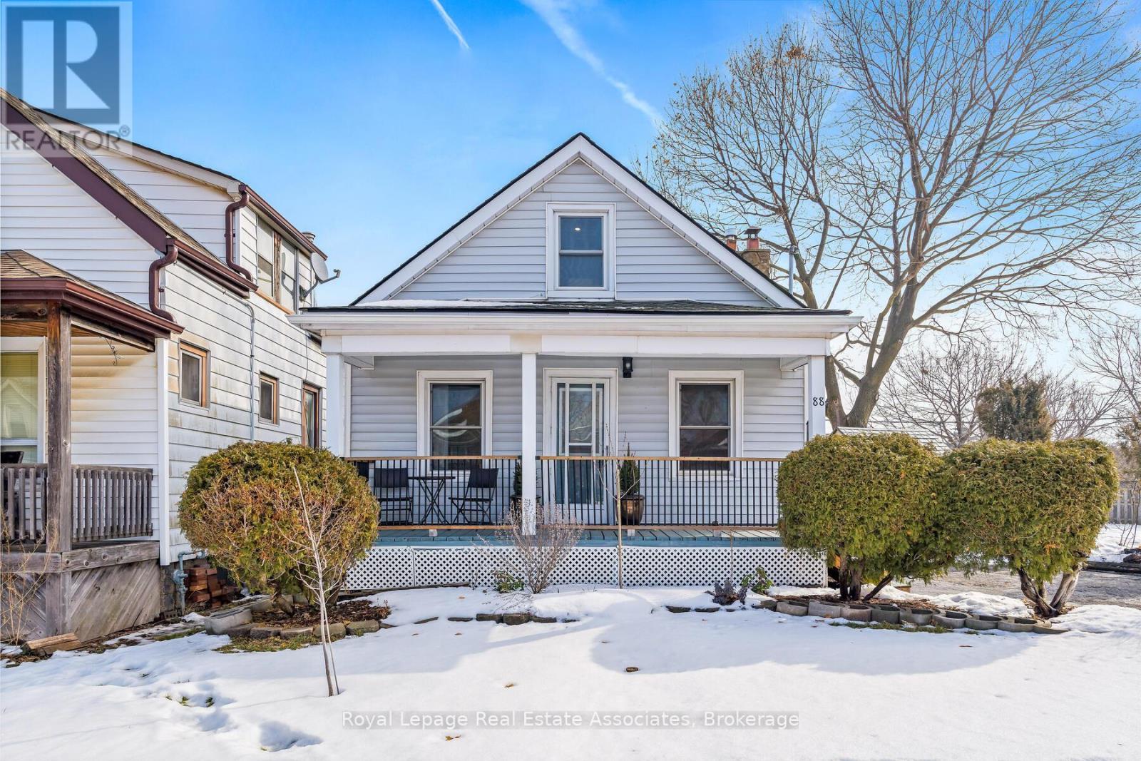 88 Graham Avenue N, Hamilton, ON - Outdoor With Deck Patio Veranda